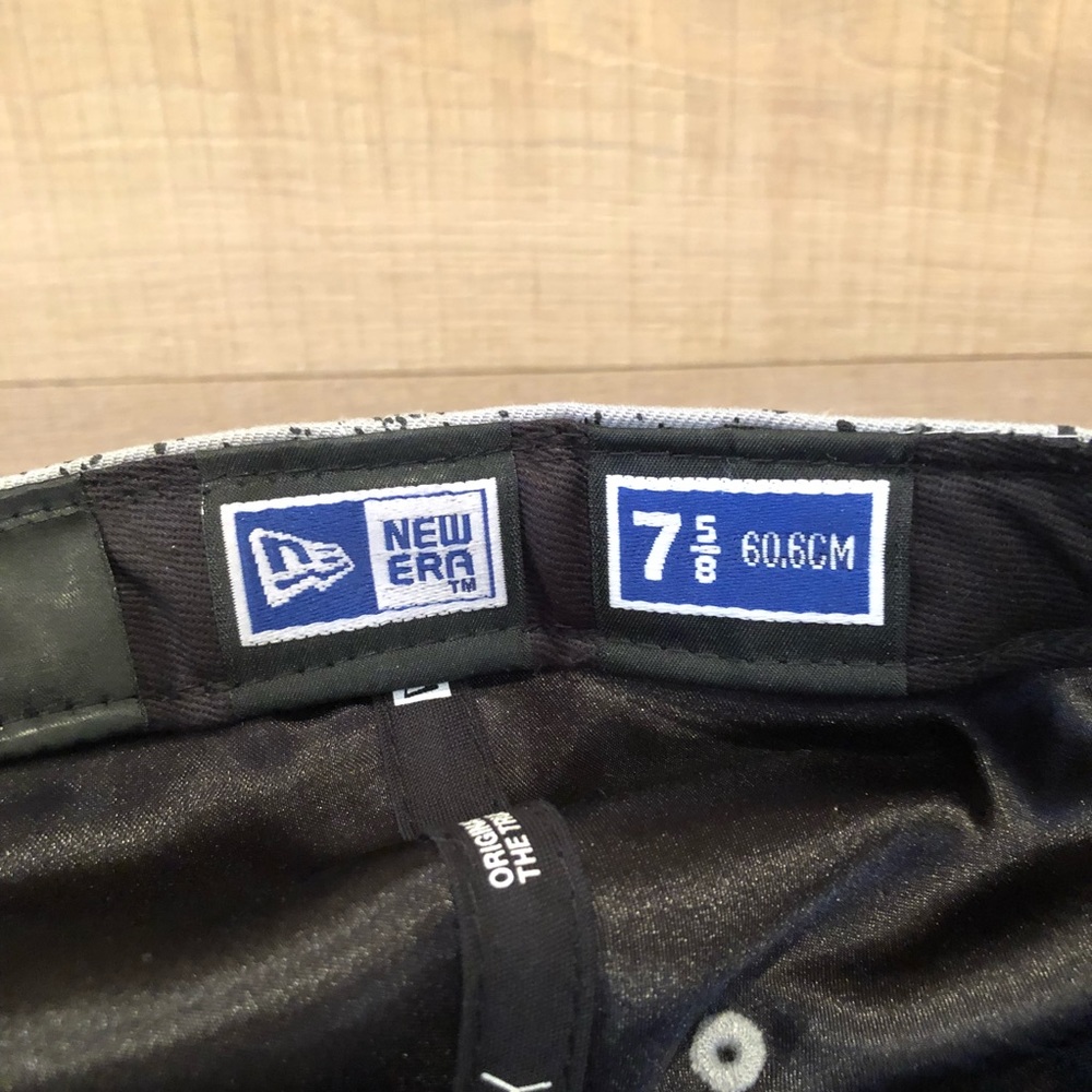 Undefeated New Era “Play Dirty” fitted - Picture 6 of 8